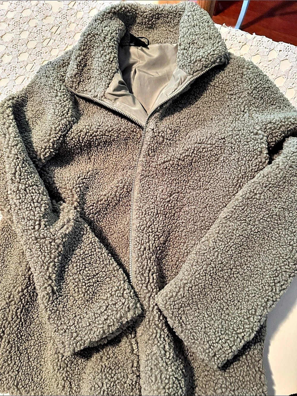 The Heat Sherpa Jacket in Gray Size Medium Like New